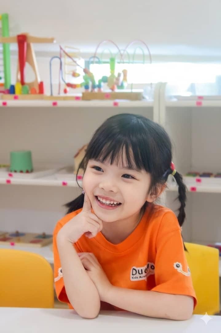 Smiling DuoDuo student in class